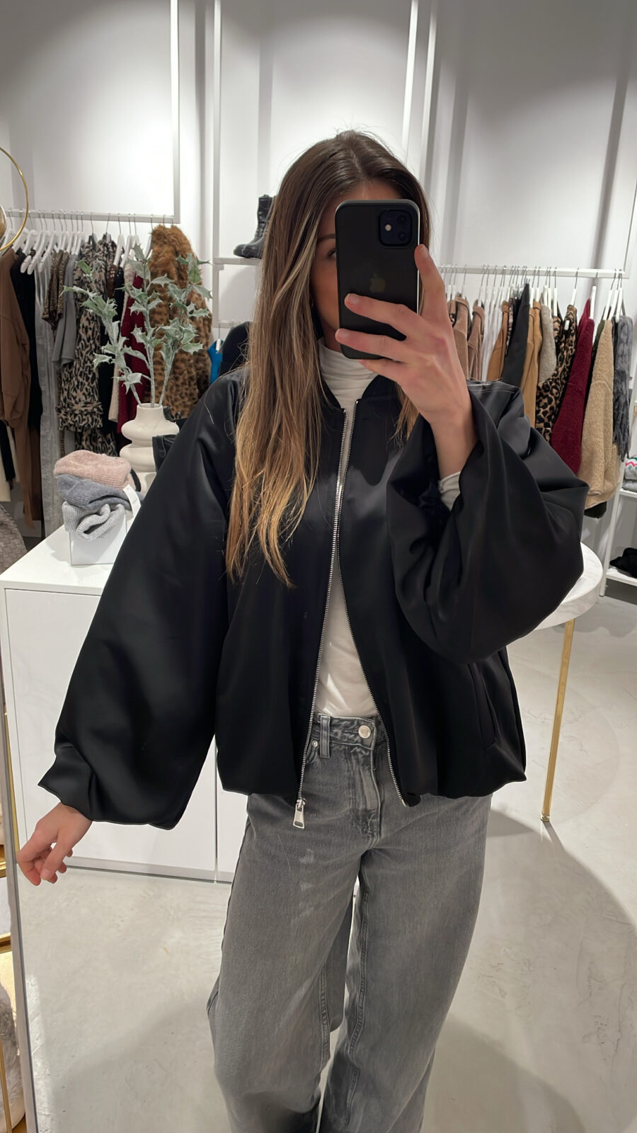 Bomberjacke Satin – Bild 5