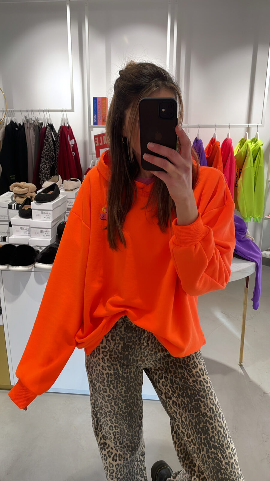 Hoodie SENDING SMILES – Bild 4
