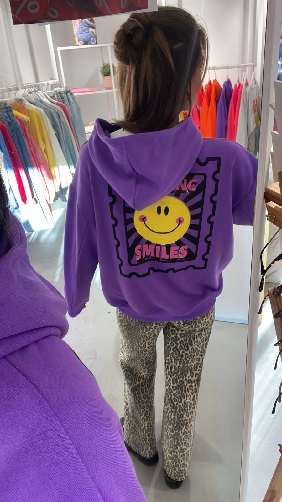 Hoodie SENDING SMILES – Bild 7