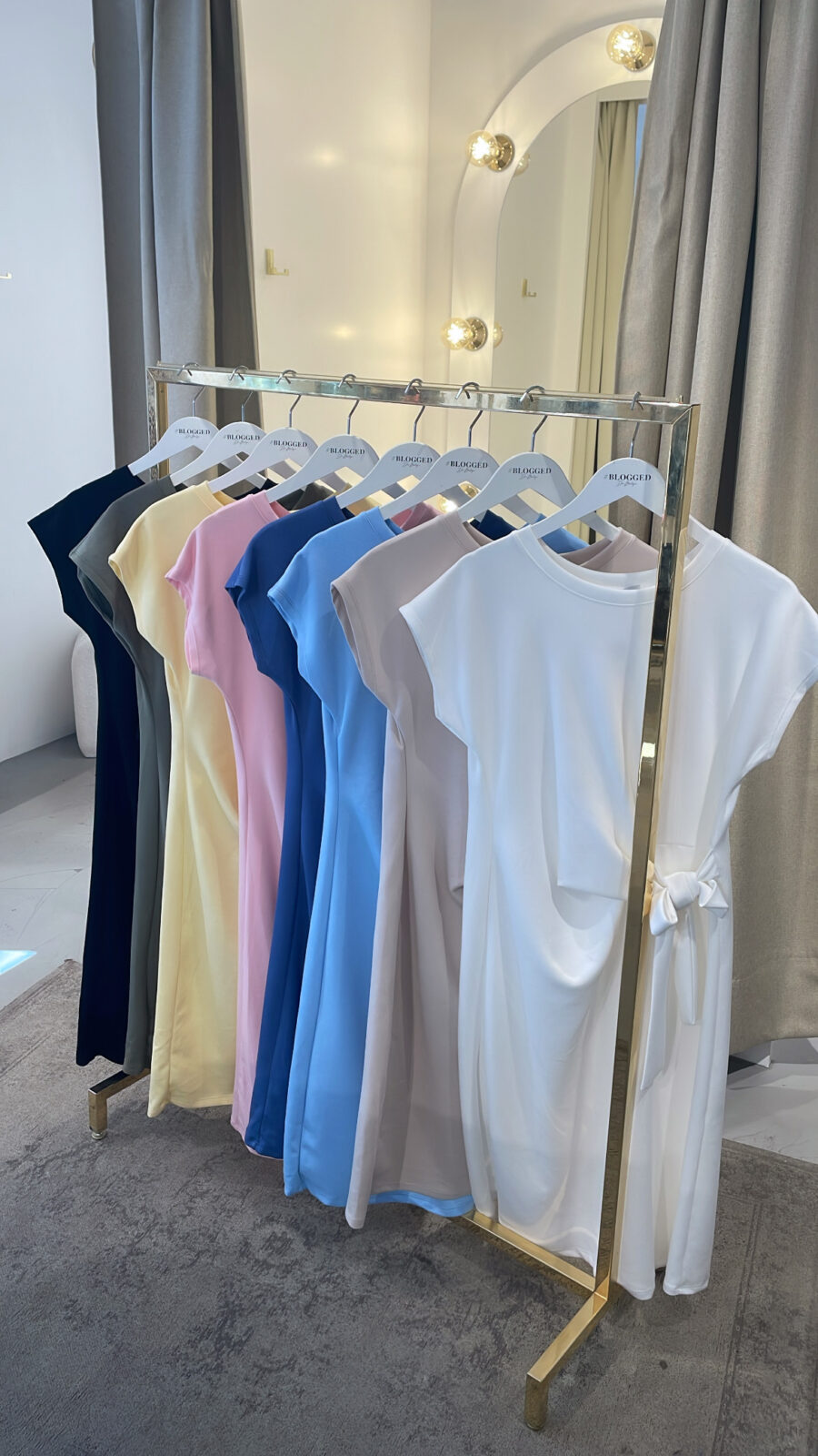 Basic Kleid zum Binden – Bild 2