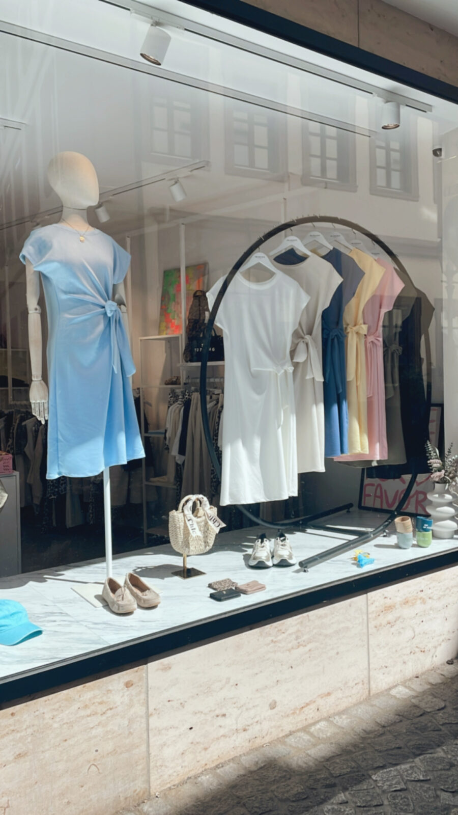 Basic Kleid zum Binden – Bild 3