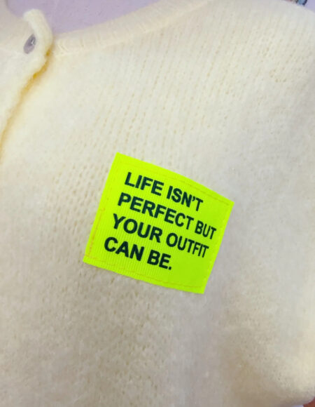 Ärmellose Strickweste LIFE ISN´T PERFECT