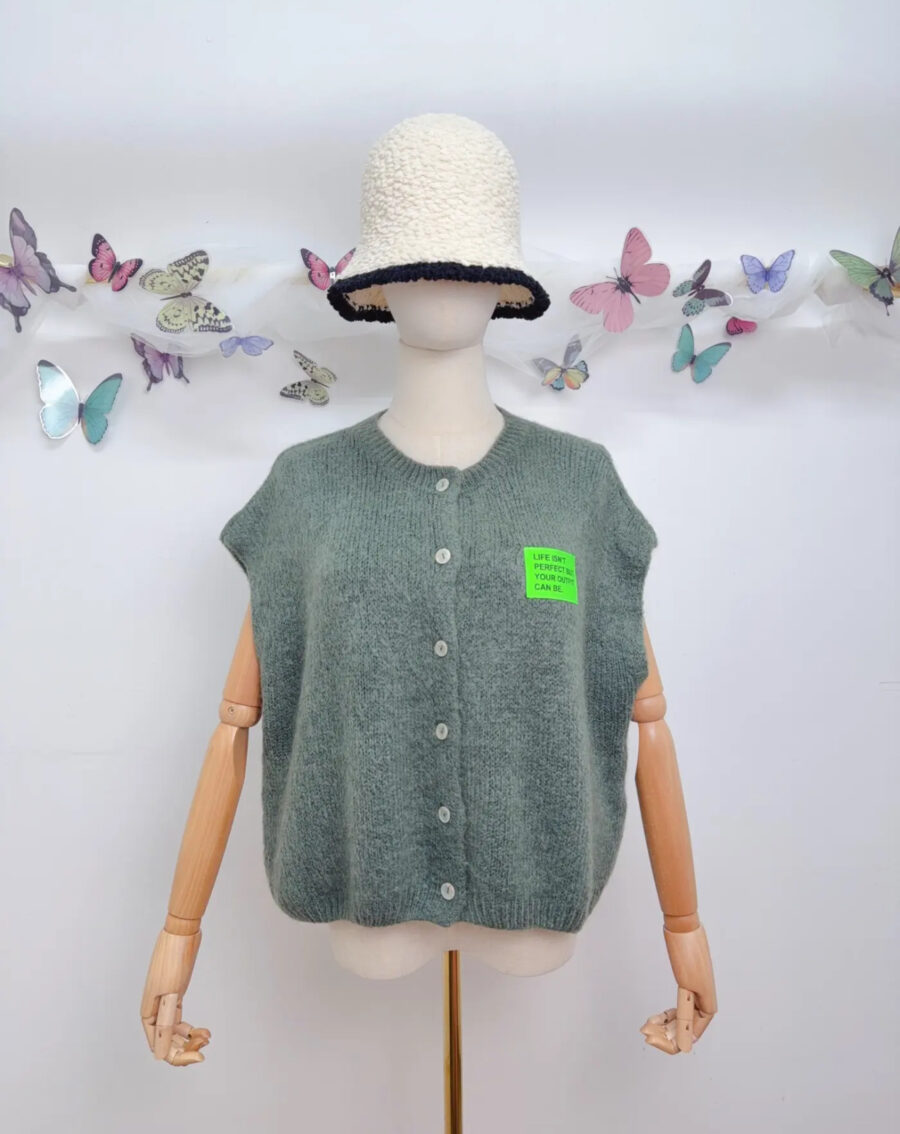 Ärmellose Strickweste LIFE ISN´T PERFECT – Bild 6